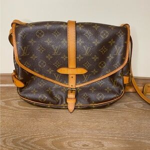 LOUIS VUITTON Saumur 35 Monogram Messenger Shoulder Bag